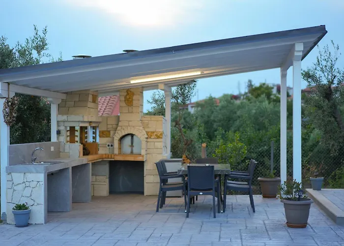 Llanaj 1 By Luxlikehome Casa vacanze Nea Poteidaia